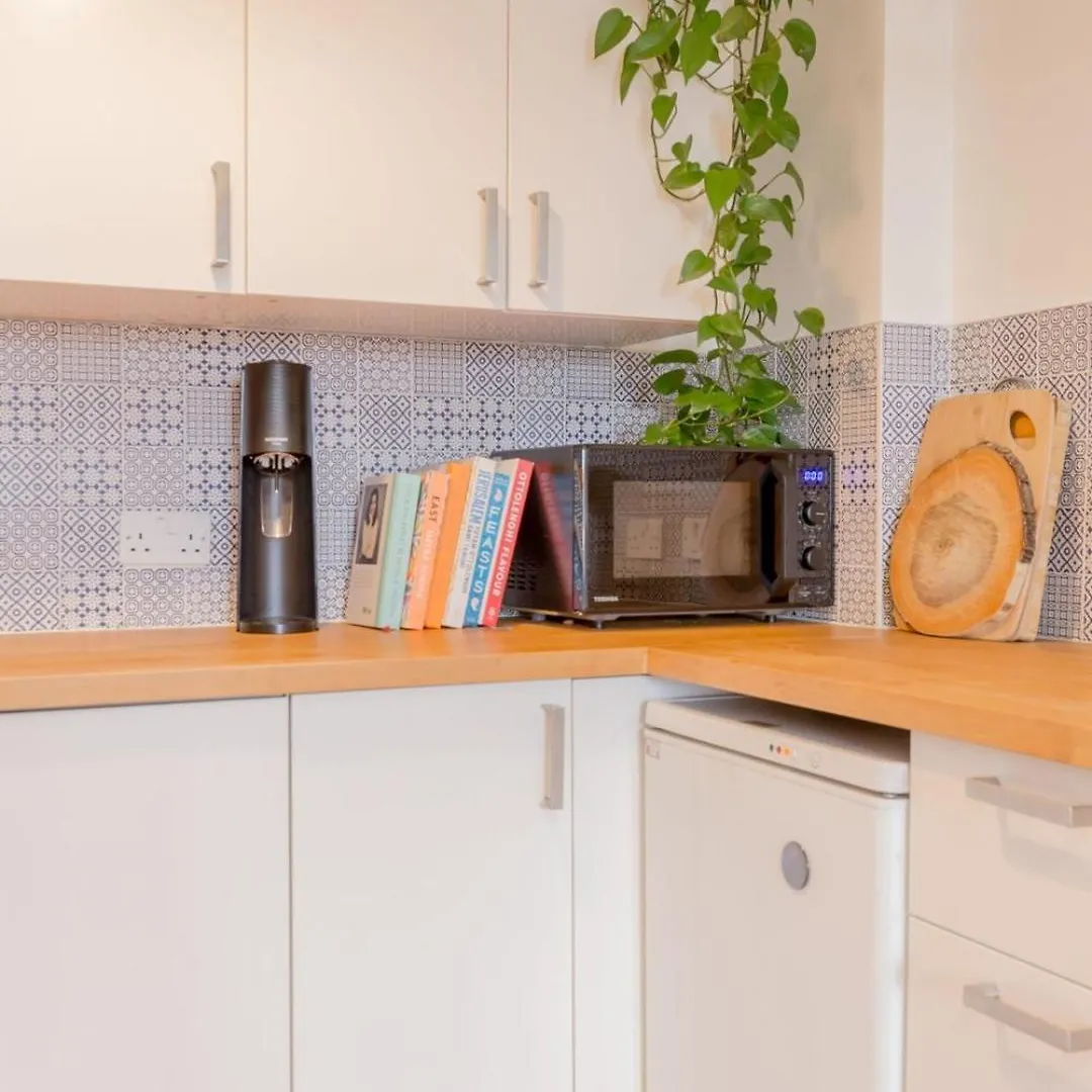Edinburgh Castle Views! Stylish 2Bd Flat, Sleeps 4 Lejlighed