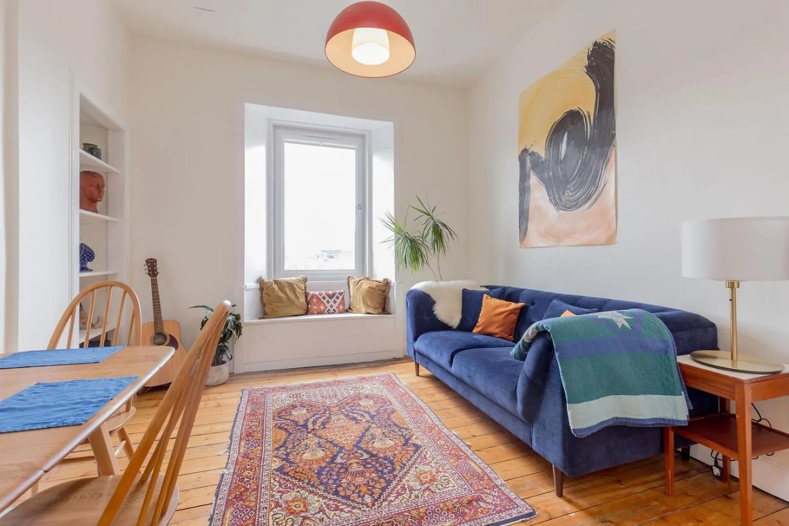 Edinburgh Castle Views! Stylish 2Bd Flat, Sleeps 4 Lejlighed