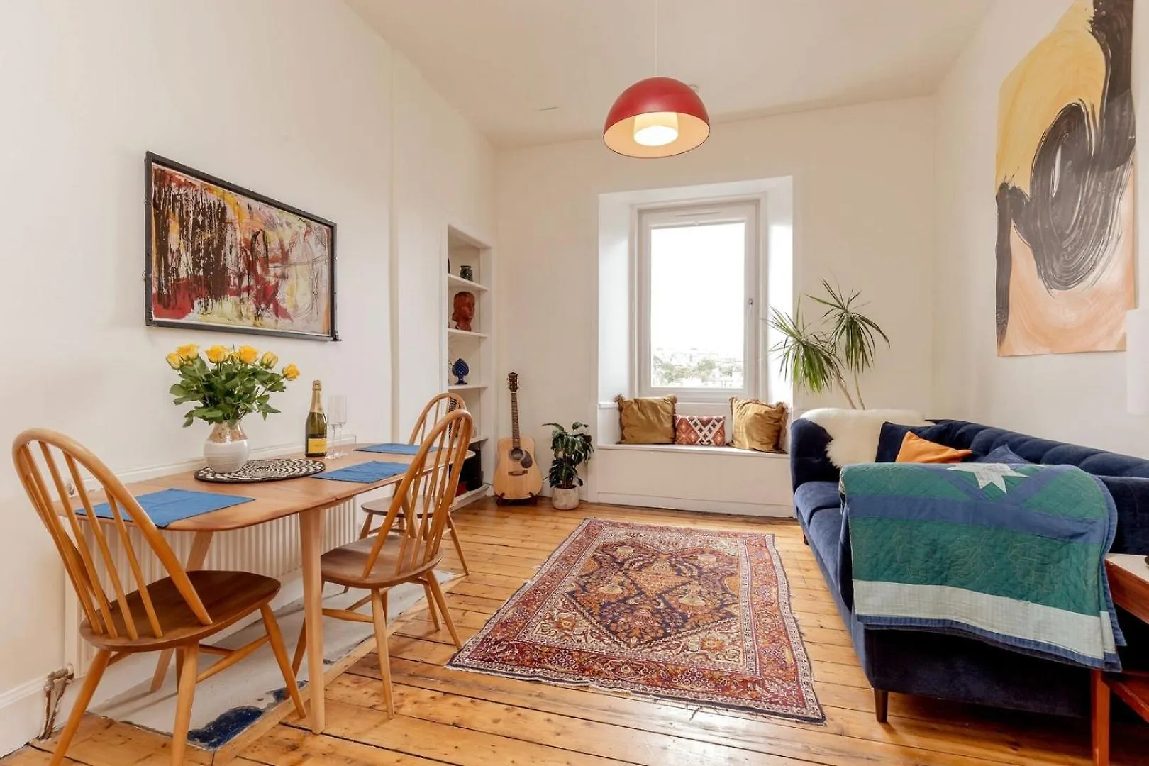 Edinburgh Castle Views! Stylish 2Bd Flat, Sleeps 4 Lejlighed
